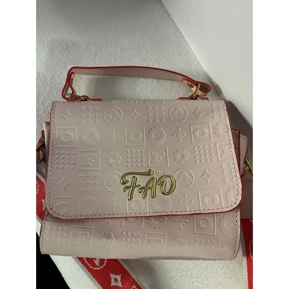 Purse FAO‎ schwarz